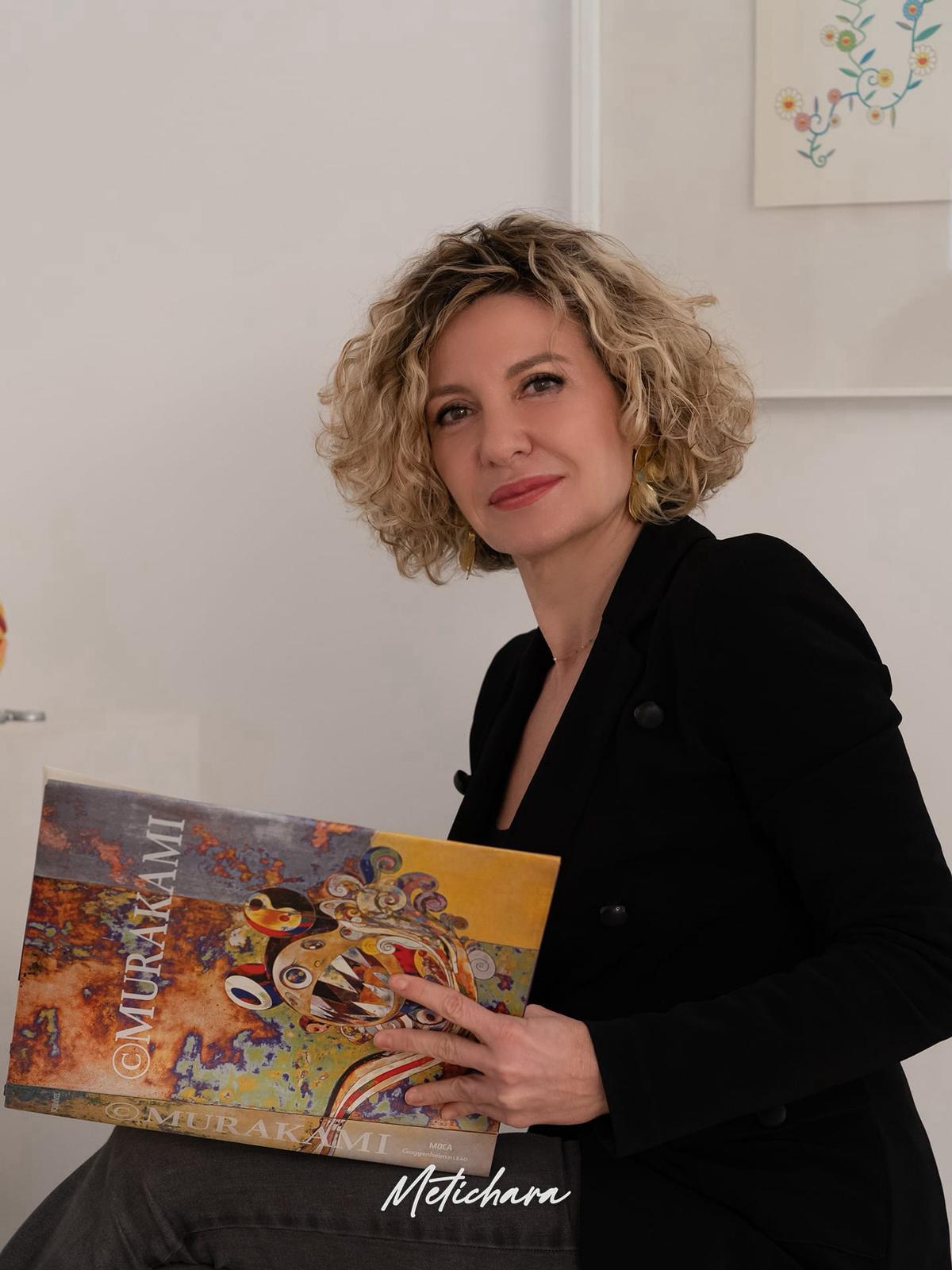 Aida - Art Advisor